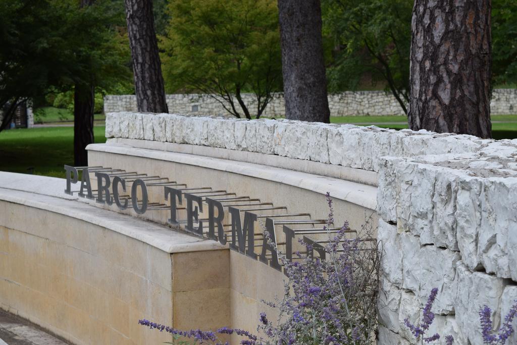 Apart Erica Комано Терме Екстериор снимка